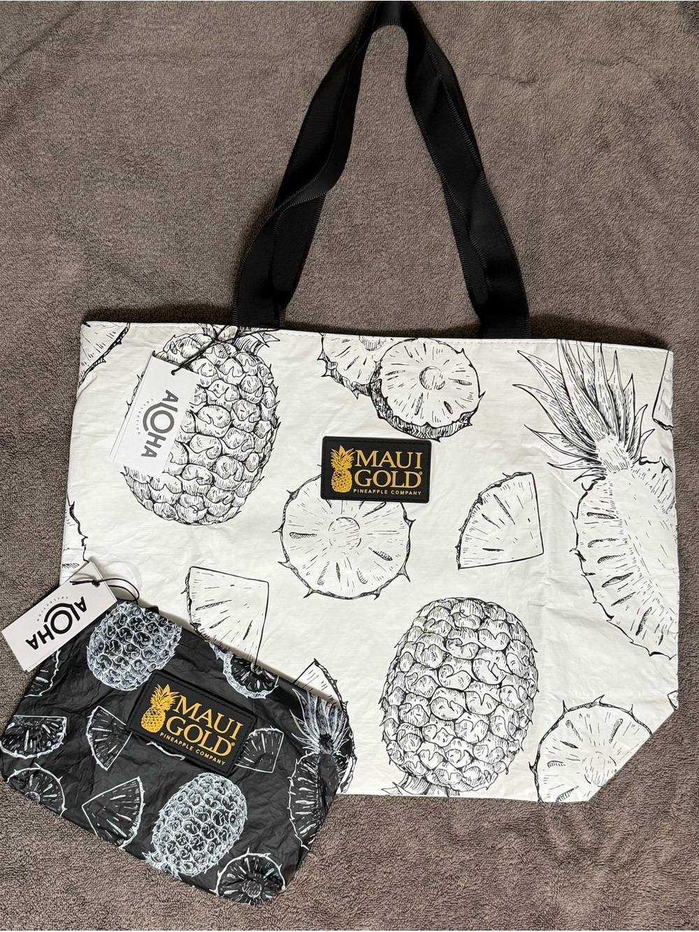 NWT MAUI EXCLUSIVE Aloha Collection x Maui Gold Collab 2 pc Day Tripper & Pouch